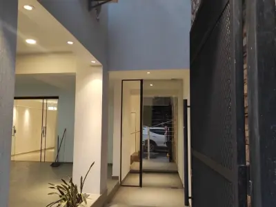 Triplex à venda em Assunção, a poucos passos da Av. Médicos del Chaco 2