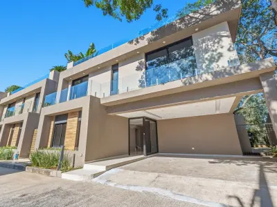 Triplex for sale in Colinas del Yacht gated community, Lambaré 3