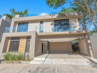 Triplex for sale in Colinas del Yacht gated community, Lambaré 4