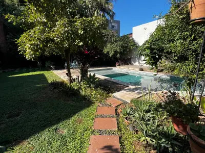Casa de 5 quartos para reformar no bairro Recoleta, Assunção 3