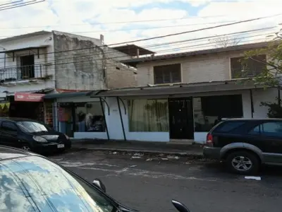 Casa com salões comerciais à venda em Barrio Obrero 2
