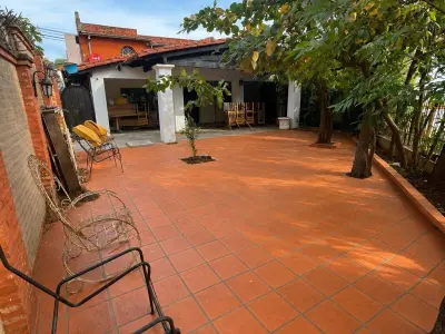 Four-bedroom house with river views in Sajonia, Asunción 2