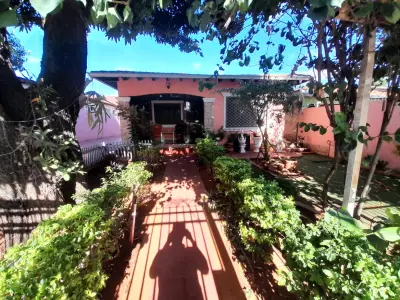 Casa de 3 dormitorios con piscina en Barrio Pai Ñu, Ñemby 3