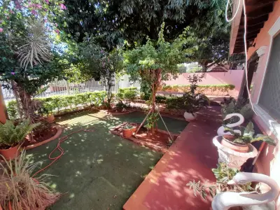 Casa de 3 dormitorios con piscina en Barrio Pai Ñu, Ñemby 4