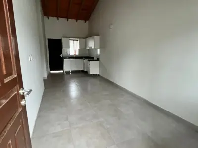 Casa à Venda em Cañada Garay, Luque, Rua Gregorio Sanabria 4