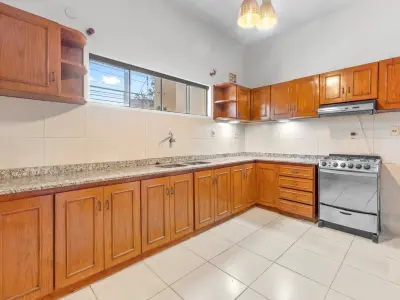 House for sale in Cuarto Barrio, Luque 4