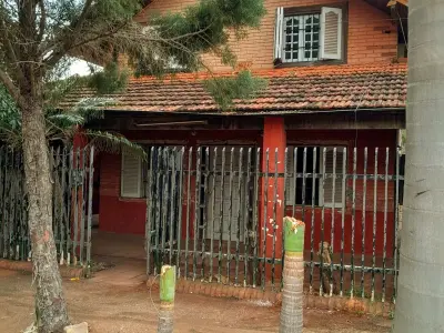 3-Bedroom House to Renovate in Laguna Grande, Fernando de la Mora 2