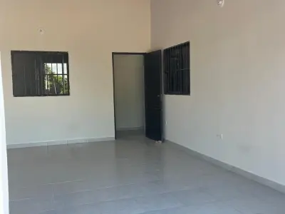 Casa con tres departamentos independientes en J. A. Saldívar 4