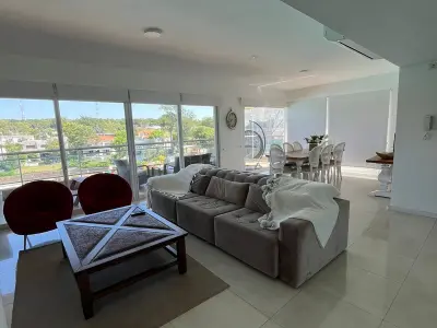 Apartamento de 3 quartos à venda em Aqua Village, Altos 2
