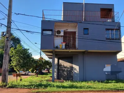 Edifício comercial de esquina no Bairro San José, CDE 3