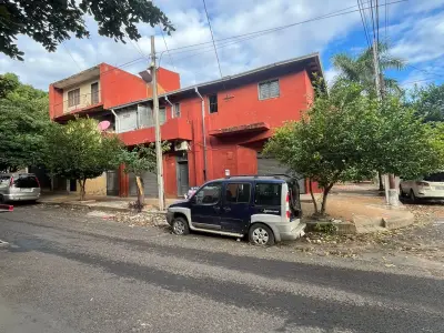 Prédio de Esquina no Barrio Obrero, Excelente Oportunidade de Investimento 2
