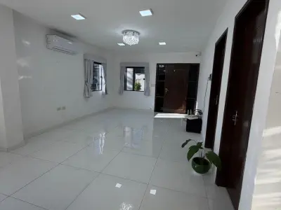 Casa moderna de esquina com 4 quartos em Lambaré, Paraguai 4