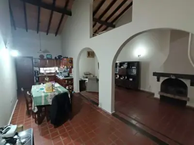 Casa à venda no bairro Republicano, Assunção 3