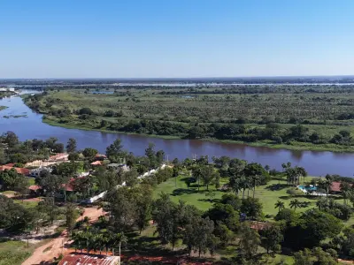 Terreno à Venda no Bairro Costa Azul, Limpio 3