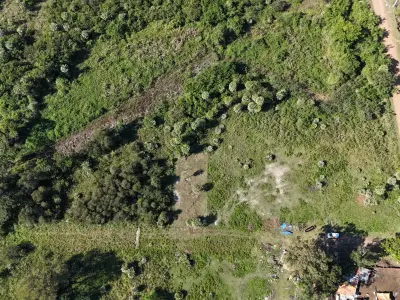 Terreno à Venda no Bairro Costa Azul, Limpio 4