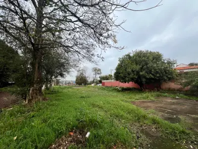 Terreno en esquina en Barrio 5 a 6 Acaray, Ciudad del Este 2