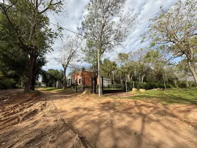 Três terrenos de esquina totalizando 1.080 m² no bairro Ciervo Cua, San Bernardino 2