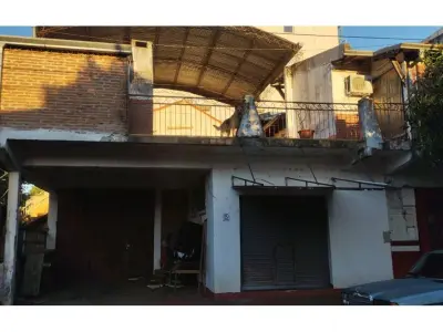 Two-storey house with commercial premises for sale in downtown Encarnación 3